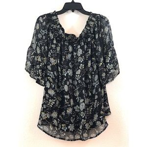 TORRID off the shoulder blouse (size 2)🔥🔥